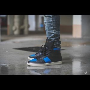 Authentic Saint Laurent shoes in Good Condition